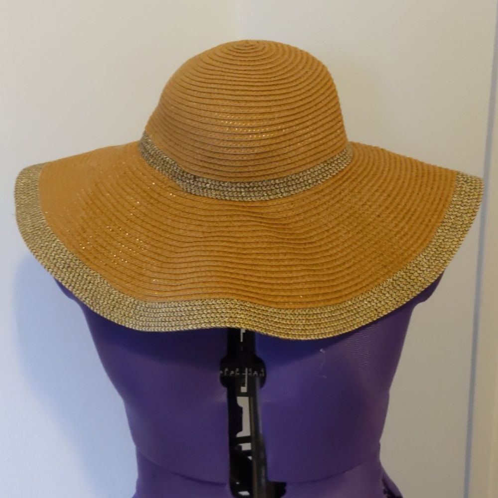 Fun Floppy Hat!
